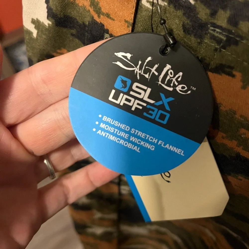 Salt Life, new with tags, women’s button-down activewear - Picture 4 of 7